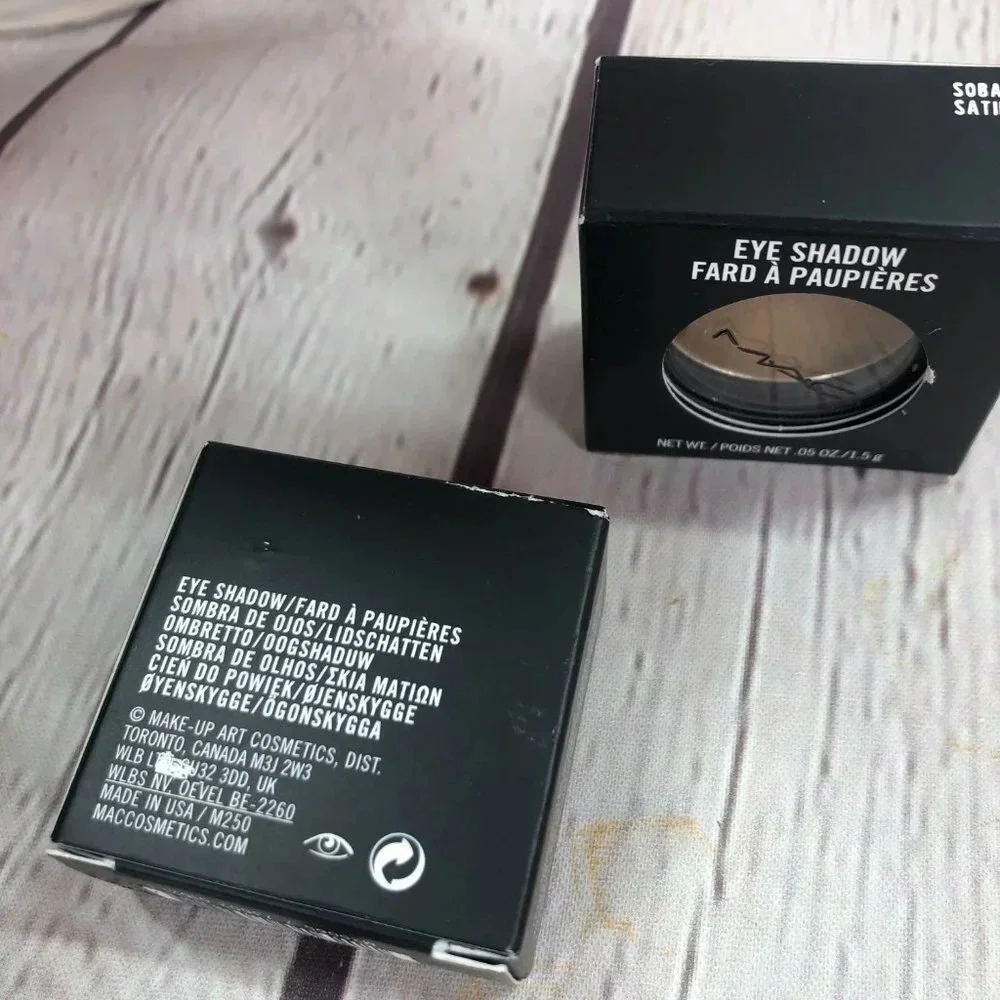 MAC eye shadow soda satin